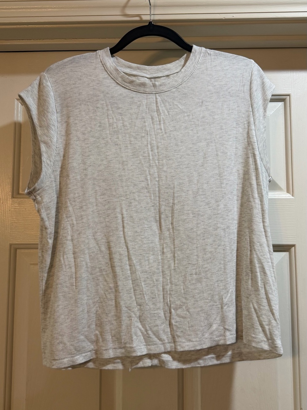 American Eagle Outfitters Light Heather Gray Muscle Tshirt